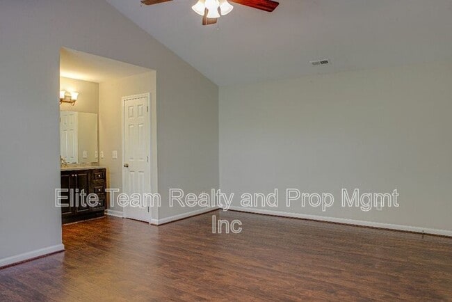 Building Photo - 2132 Mallard Woods Pl