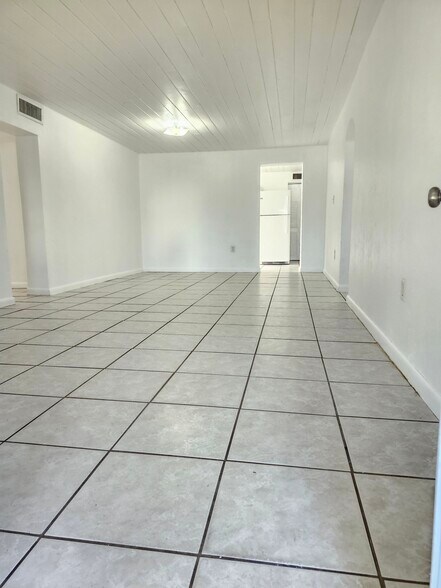 Building Photo - 8883 SW 126th Ter