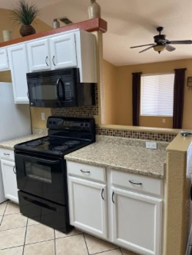Building Photo - 2295 Senita Dr