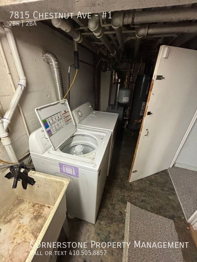 Building Photo - 7815 Chestnut Ave