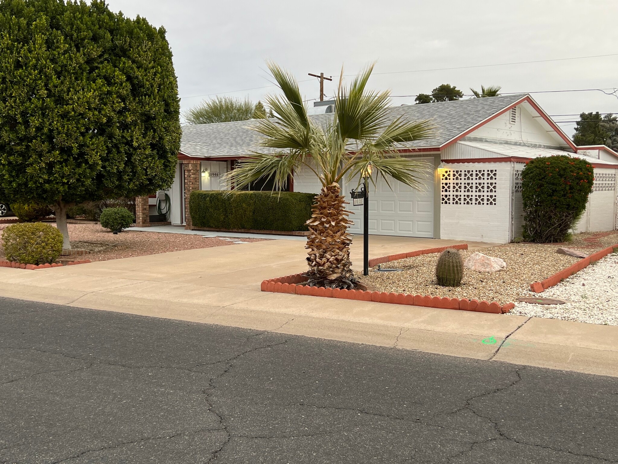 Building Photo - 10946 W Canterbury Dr