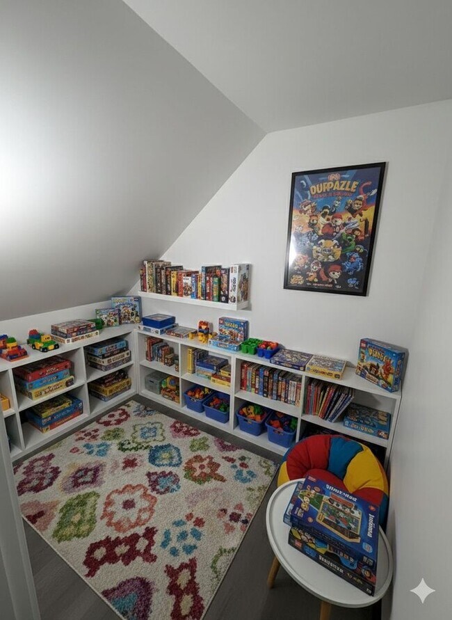 Building Photo - 910 S 18th St