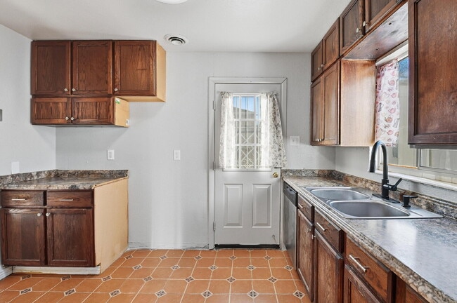 Building Photo - $2,030.95 - 3 Bedrooms, 1 Bathroom, Single Family Home in Aurora with fenced Yard!