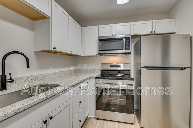 Building Photo - 34 Conifer Ct