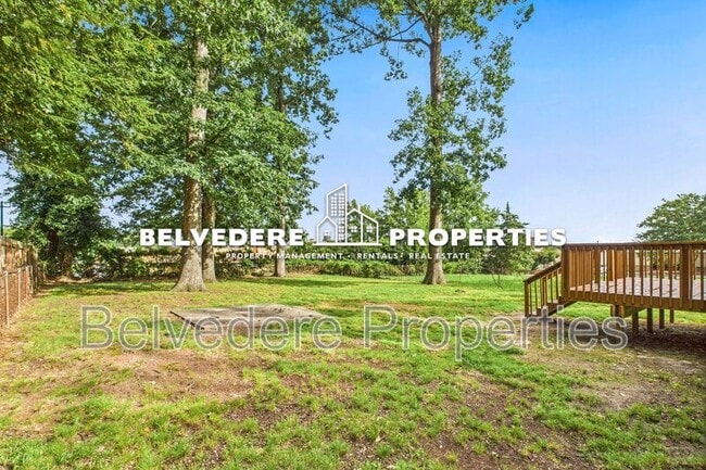 Building Photo - 2913 Wildwood Dr