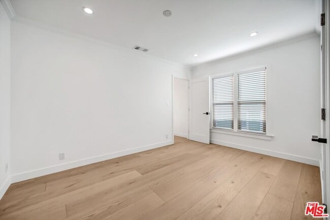 Building Photo - 951 Hilldale Ave