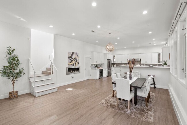 Building Photo - Modern Claremont Hills Home with Spectacular Tiered Yard