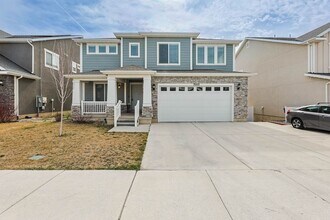 Building Photo - 6 Bedroom 3.5 Bathroom House in Saratoga Springs!