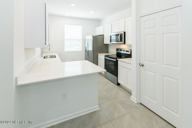 Building Photo - 215 Elmhurst Ln