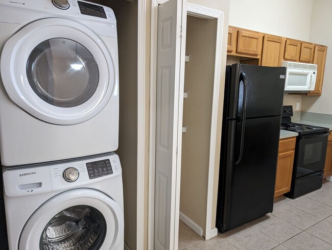 Building Photo - 9556 Armelle Way