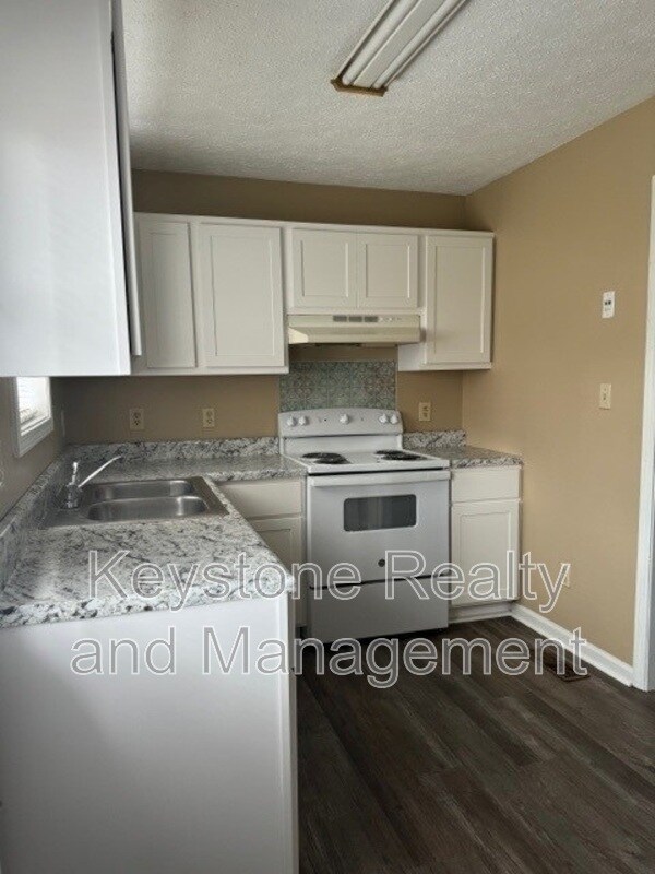 Building Photo - 306 Thompsonville Lane