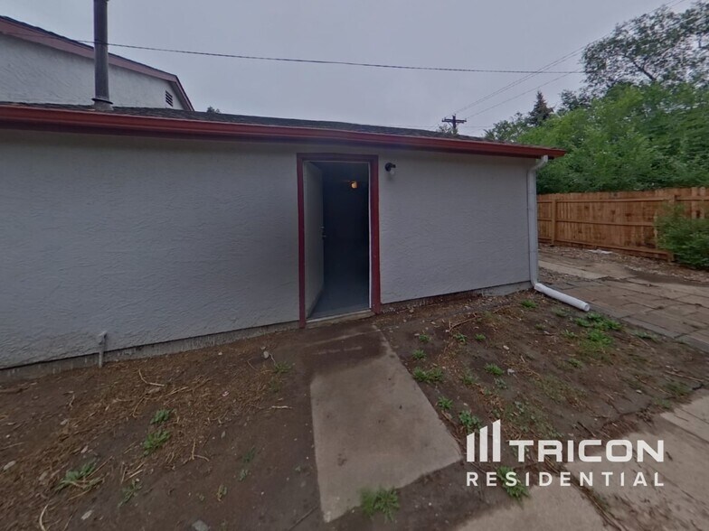 Building Photo - 1231 Bennett Ave