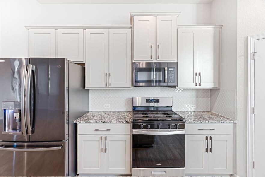 Building Photo - 2212 Dillon Pond Ln