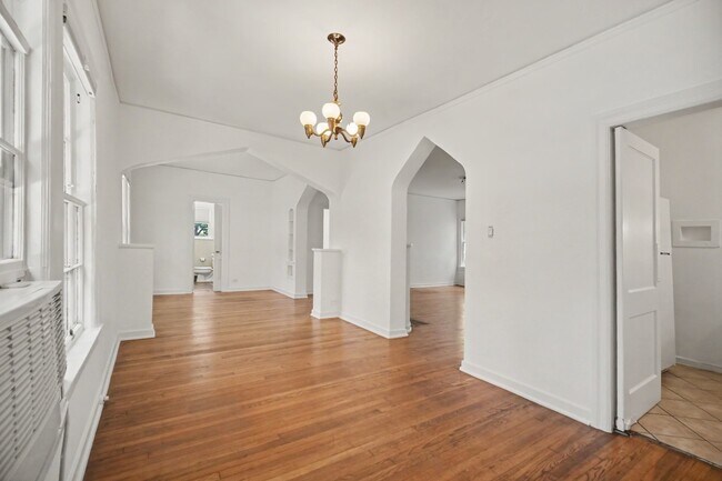 Building Photo - 4408 Yoakum Blvd