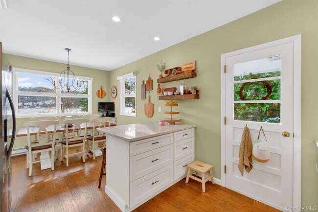 Building Photo - 34 Twin Lakes Rd