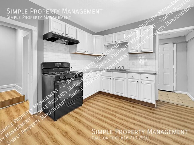 Building Photo - 1039 3rd St NW