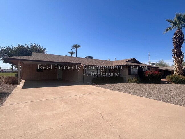 Building Photo - 12076 N Pebble Beach Dr