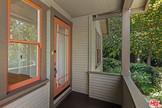 Building Photo - 1448 Angelus Ave