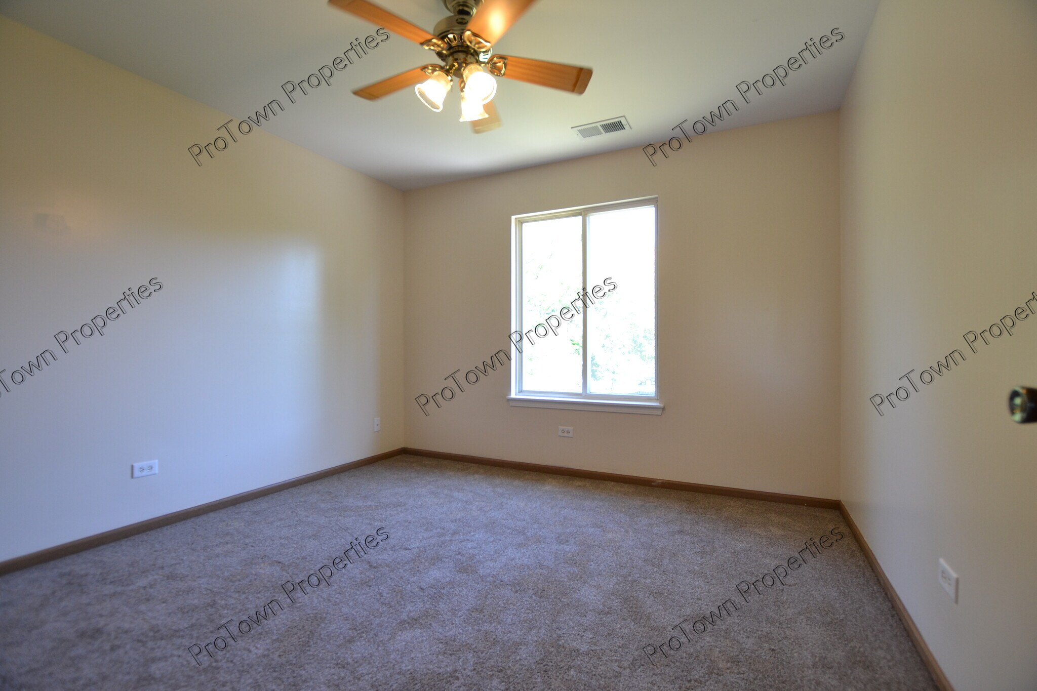 Building Photo - 2608 River Bend Ln