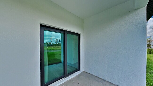 Building Photo - 4028 SW 7th Pl