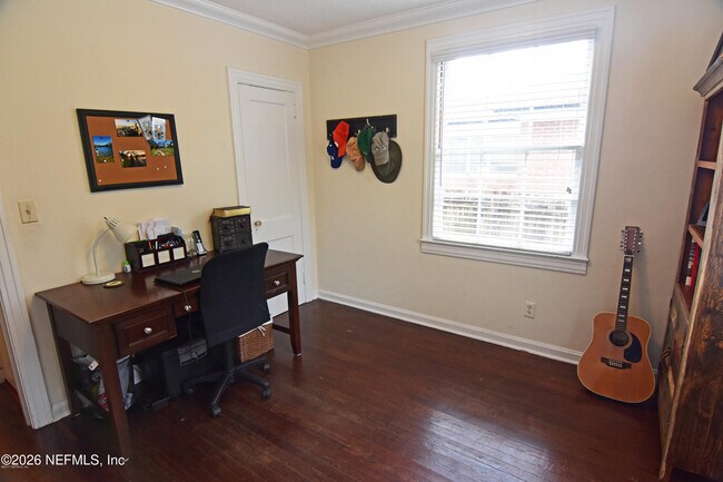 Building Photo - 1328 Ingleside Ave