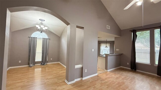 Building Photo - 4919 Lochman Ln