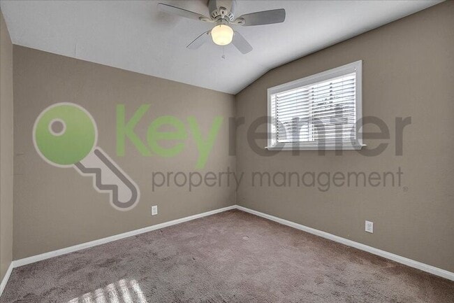 Building Photo - 246 Santiago Ave