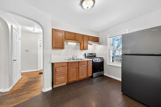 Building Photo - 6029 Evergreen Blvd