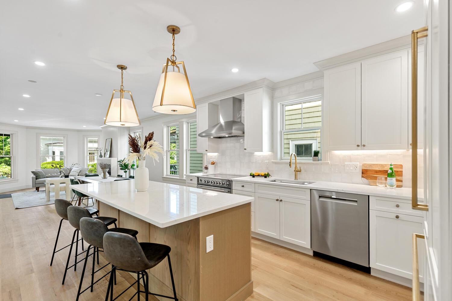 Building Photo - 8 Holly Ave