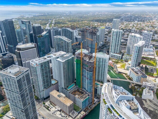 Building Photo - 77 SE 5th St