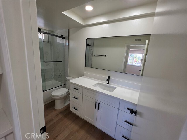 Building Photo - 8831 Sailport Dr