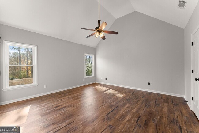 Building Photo - 2160 Robin Hood Trail