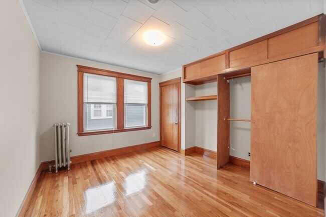 Building Photo - 26 Fuller St