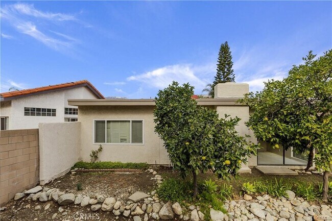 Building Photo - 1364 Orchard Cir