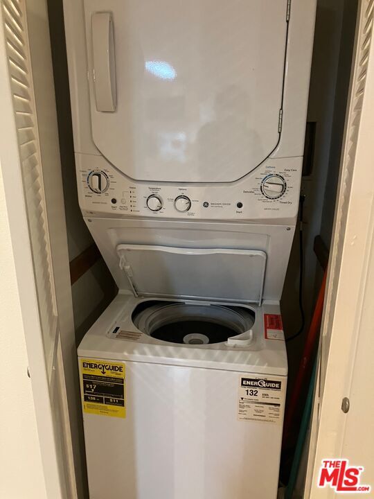 Building Photo - 1952 Selby Ave