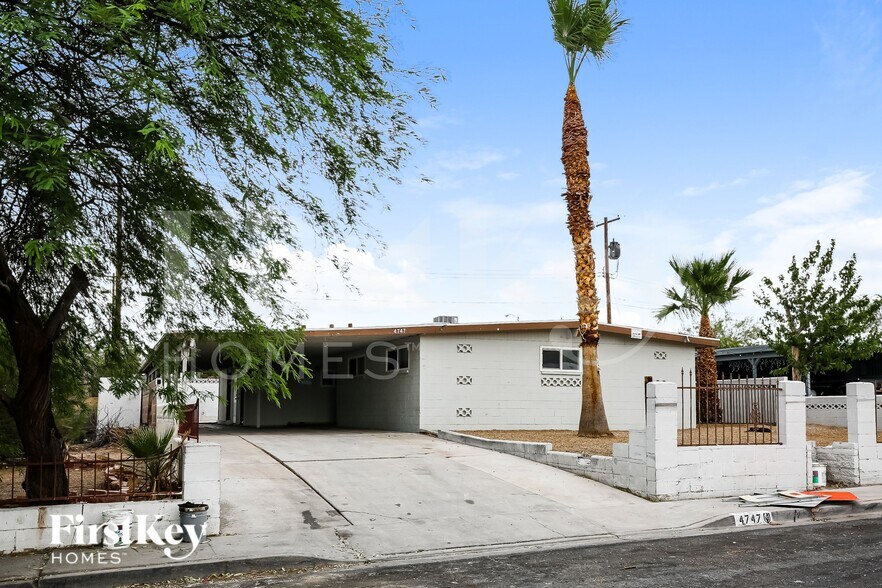 Building Photo - 4747 Everman Dr