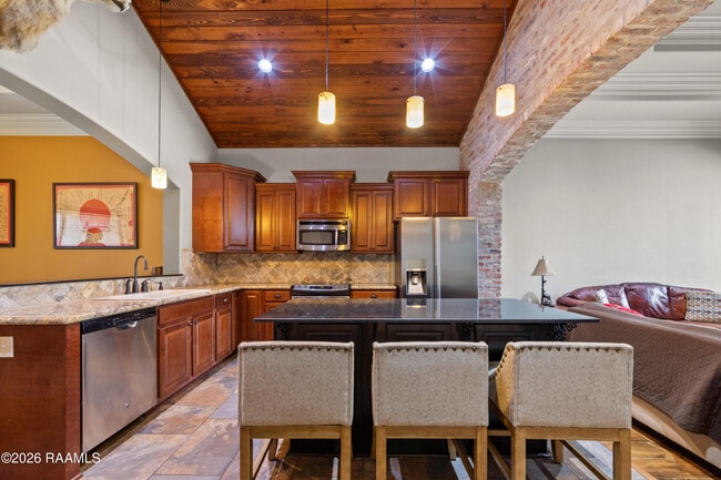 Building Photo - 126 Heathwood Dr