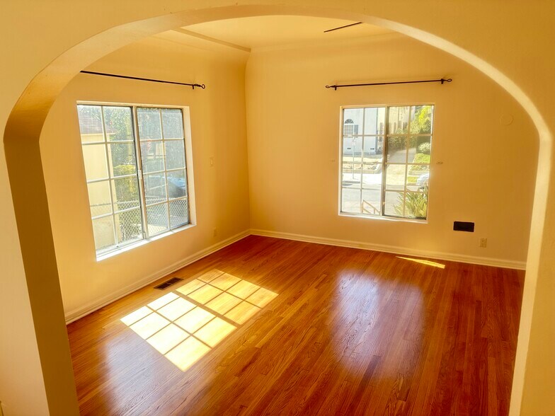 Building Photo - 1602 S Sierra Bonita Ave