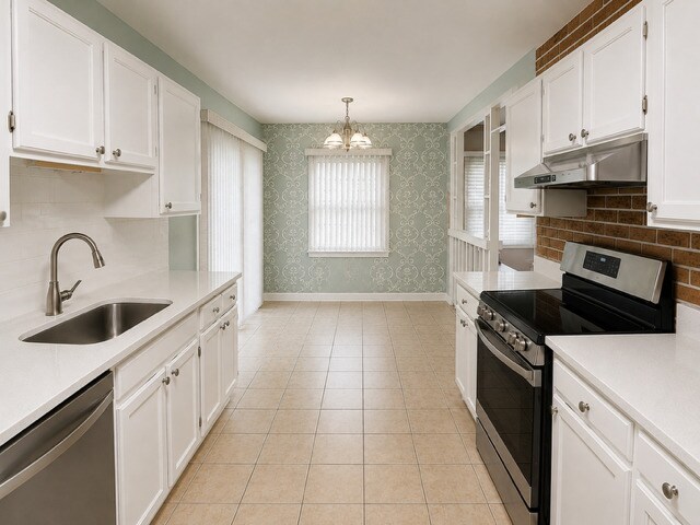 Building Photo - 119 S Elroy Ave