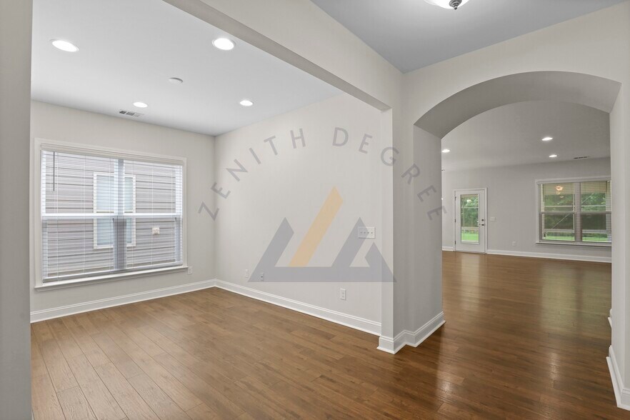 Building Photo - 1251 Northlake Blvd