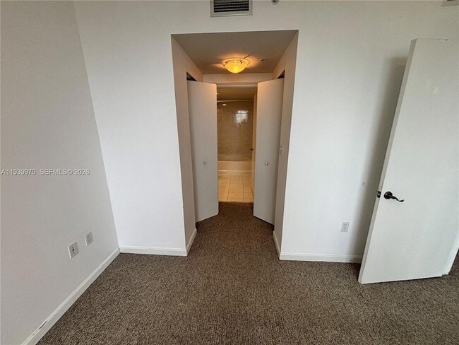 Building Photo - 2775 NE 187th St