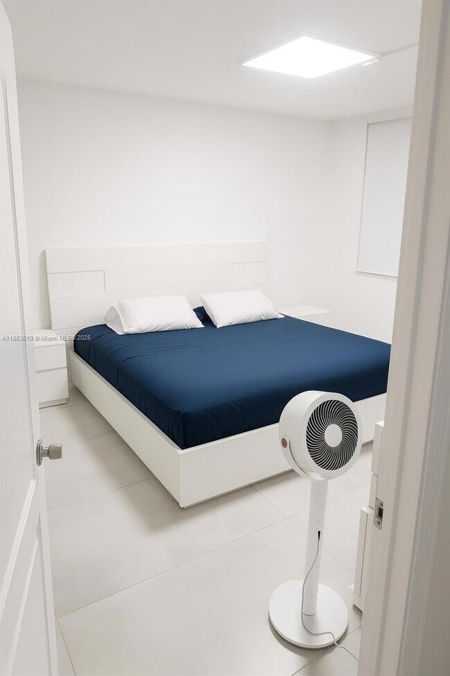 Building Photo - 1780 NE 191st St