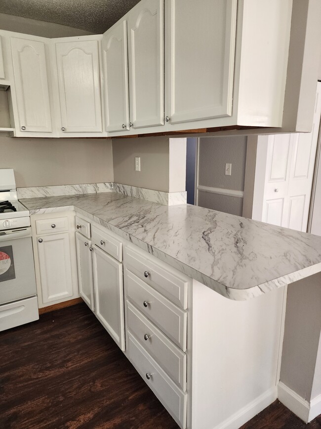 Building Photo - 8619 Republic Ave