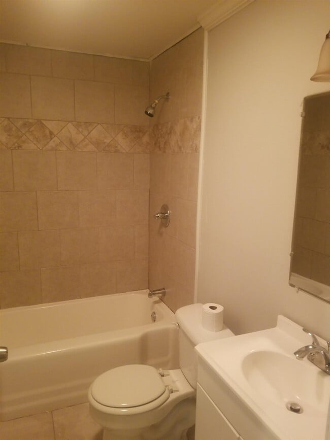 Building Photo - 2125 Burroughs Ave SE