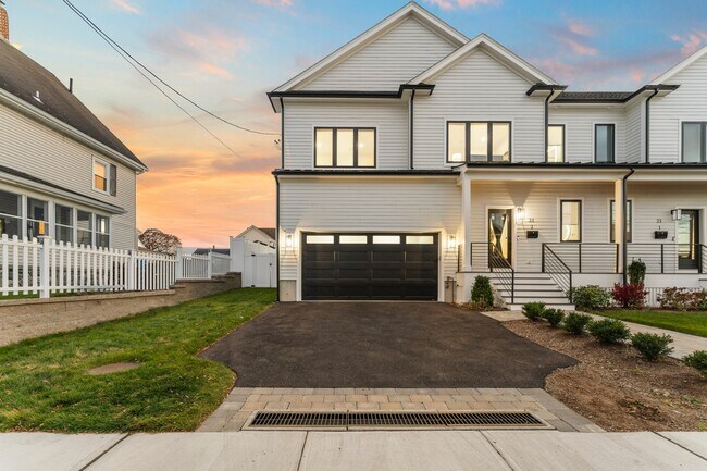 Building Photo - 21 Bolton St