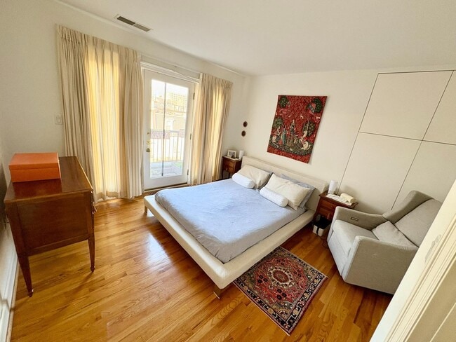 Building Photo - 2125 S St NW