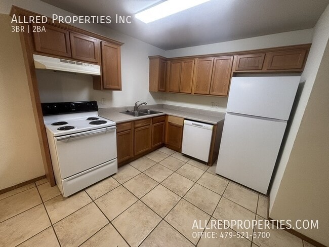 Building Photo - 307 E Asher Ct