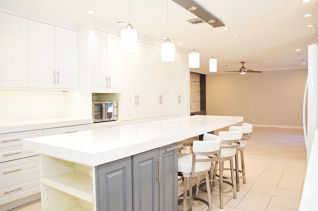 Building Photo - 18234 Sable Tree Dr
