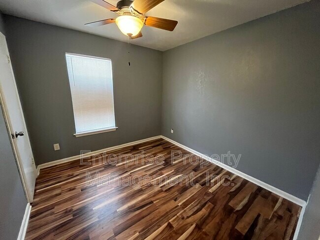 Building Photo - 3441 Piney Woods Ave