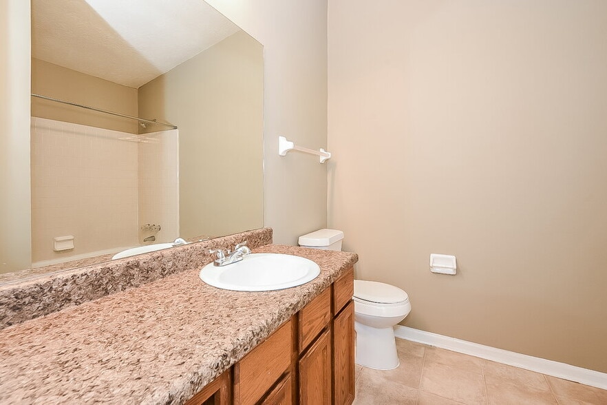 Building Photo - 242 Clarion Rd